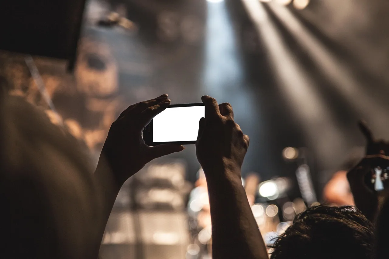 smartphone, hands, screen, phone screen, lcd screen, phone photography, taking pictures, audience, photography, filming, camera, fans, concert, mobile, people, crowd, smartphone, smartphone, audience, audience, photography, photography, filming,…